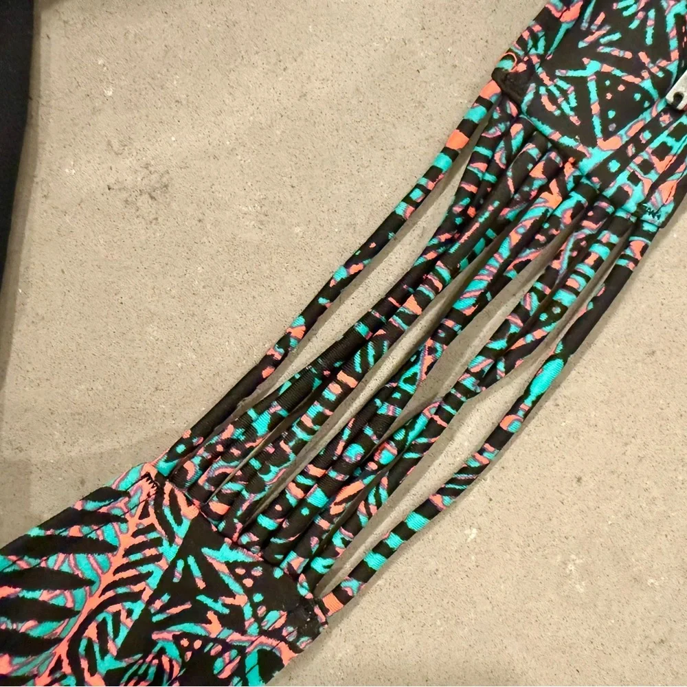 Protest (EU) Patterned Bikini Set - Picture 7 of 7